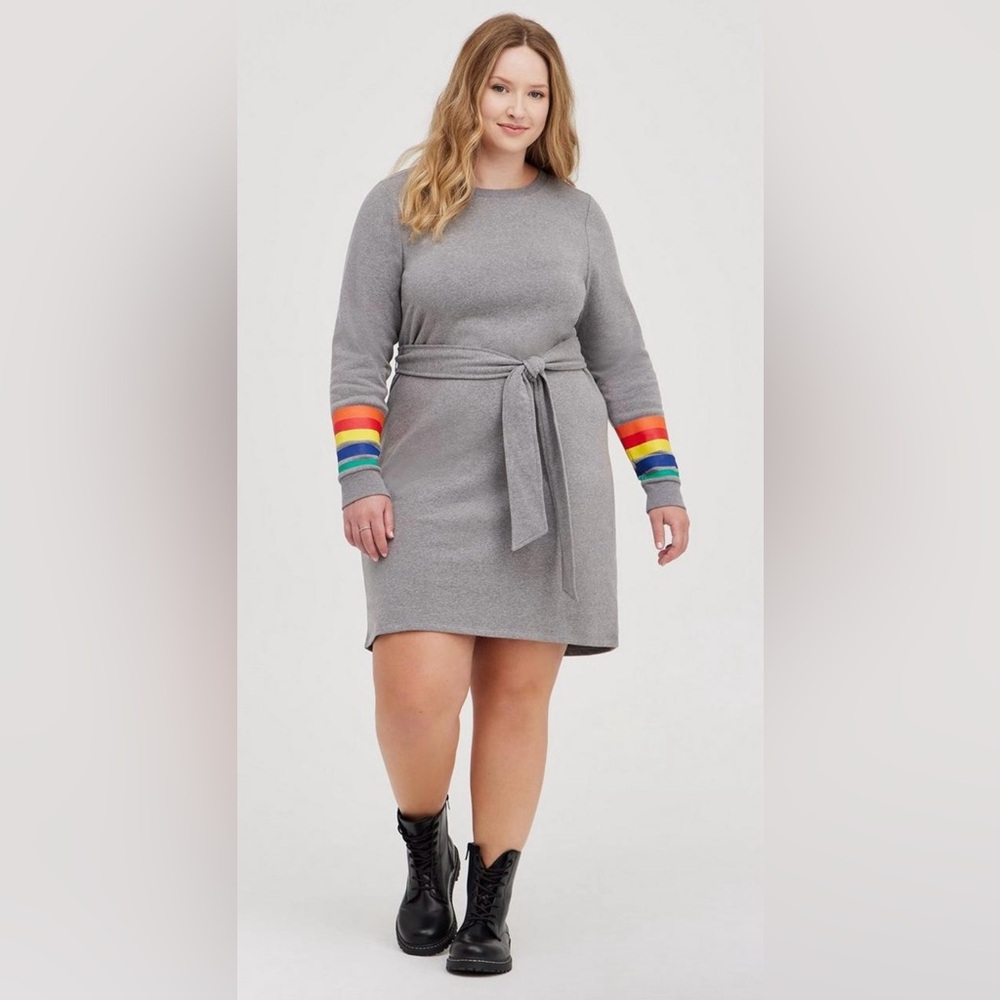 NWOT Torrid 3x Fleece Grey Dress with Rainbow sleeves Sweatshirt soft and cozy